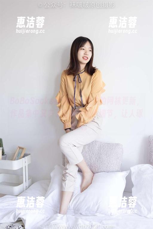 BoBoSocks袜啵啵 - 奶油的网袜更新，作品集中又多了些微妙的小细节，让人琢磨半天。