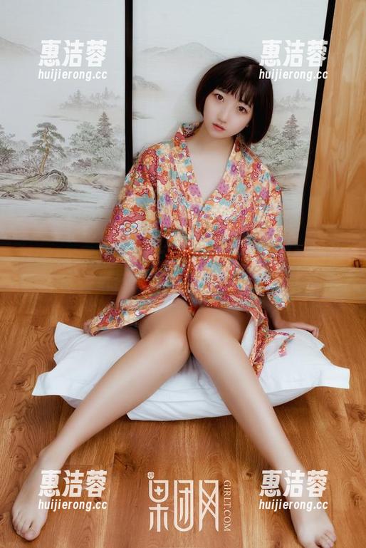 GIRLT果团网 - 原图私拍：梦心月的棉袜，与每个季节都有的小讨论