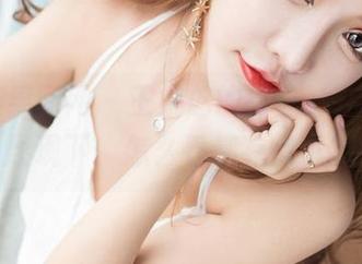 GIRLT果团网 – 王婉悠的白丝，在这高清展现下，怎么看都有点小撩