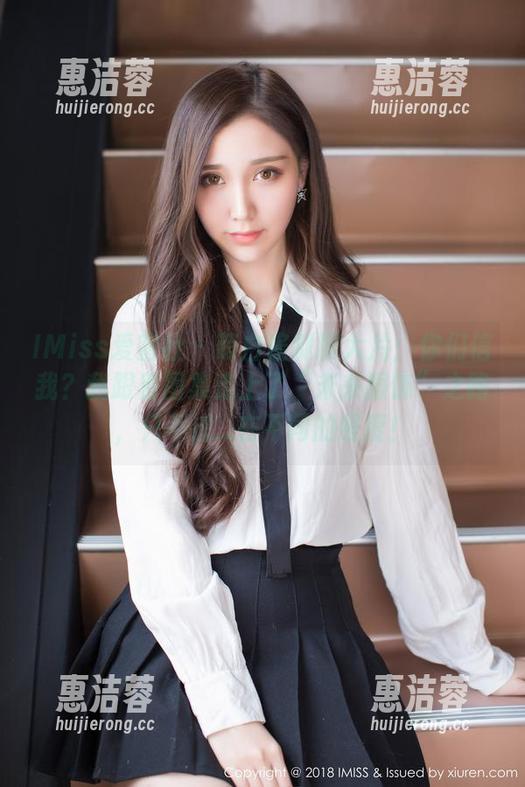 IMiss爱蜜社 - 萌白酱制服大片：你们信我？我跟着图集走上了“未来服饰”之路，只不过...在不同的维度！
