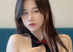 被Sira(시라)的自拍圈粉：忍不住想下载一份当做手机壁纸！