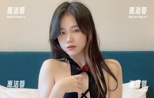 被Sira(시라)的自拍圈粉：忍不住想下载一份当做手机壁纸！