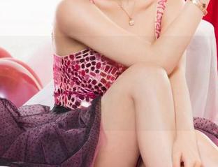 UGirls尤果网 – 王瑞儿和海边的那些画面，精选图片展现了浪花以外的层层心娇，真叫人难忘。