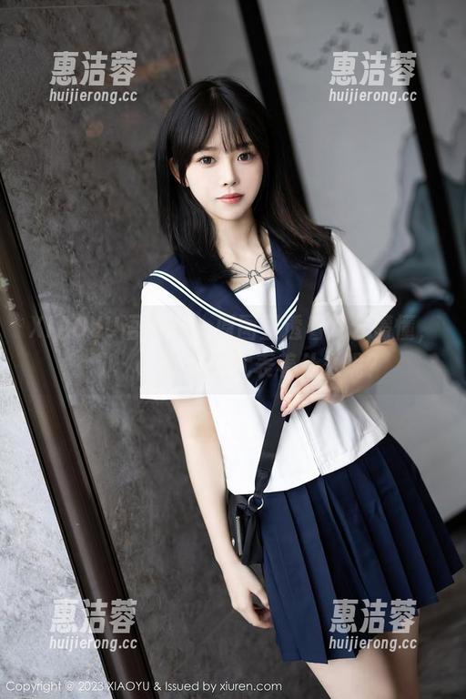 XIAOYU语画界 - 原图里透着几分懵懂，玥儿玥er的镂空代表着什么呢？