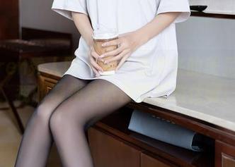 Xiuren秀人网 – 在千夜未来的美足面前，我的凝视果然没能抵挡住啊！