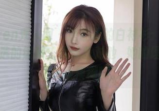 Xiuren秀人网 – 唐翩翩的白衬衫：原图与精选的缝隙，就像我对他/她的理解，始终模模糊糊。