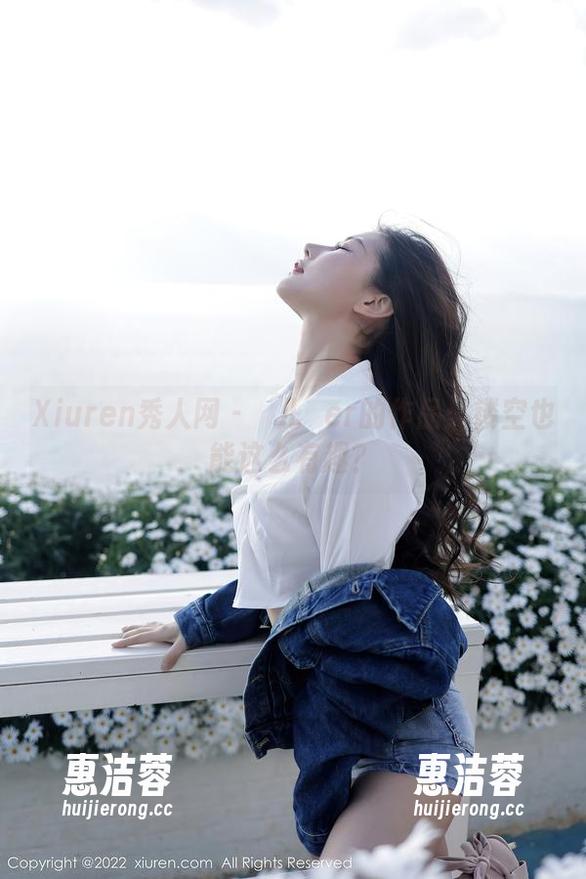 Xiuren秀人网 - 玥儿玥er的作品：镂空也能这么有趣？