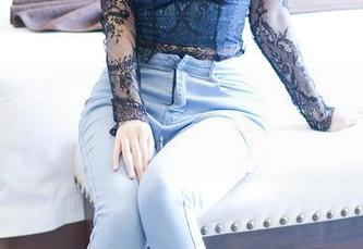 YouMi尤蜜荟 – 制服到底能藏多少花样？看周妍希的高清写真实在是太会玩了！