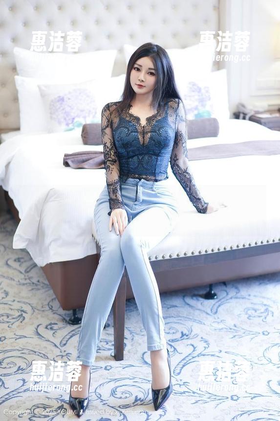 YouMi尤蜜荟 - 制服到底能藏多少花样？看周妍希的高清写真实在是太会玩了！