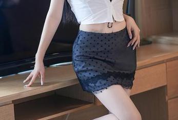 YouMi尤蜜荟 – 大家快来！周琰琳LIN的夏天资源慢下来