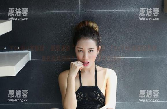 YouWu尤物馆 - 图册里的“女孩”，天哪，FoxYini孟狐狸真的是在挑逗我呢？你们也是这样觉得吗？