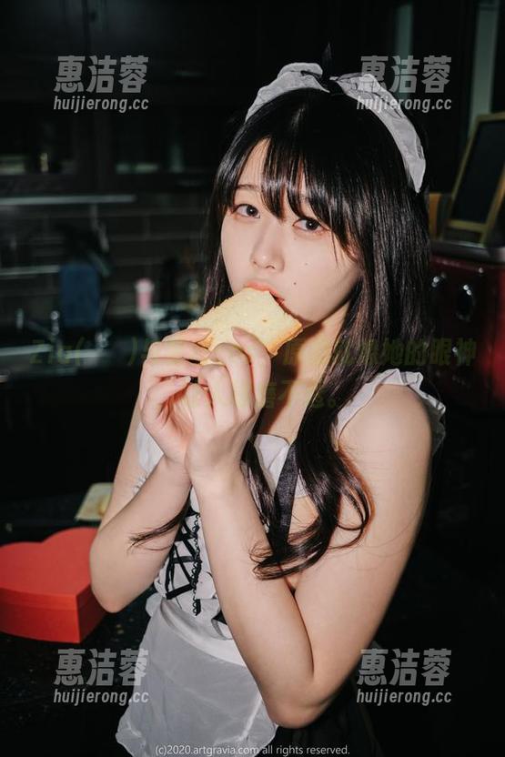 Zia(지아)与蕾丝cos，原图就像她的眼神，让人琢磨不透。