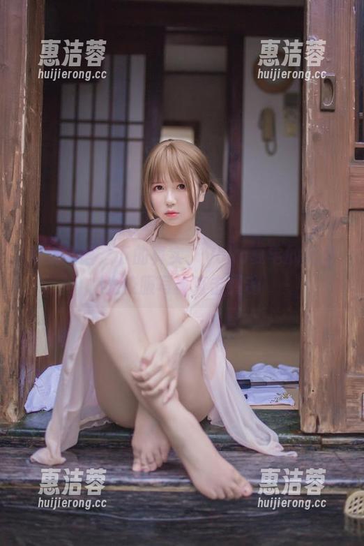 妹汤物语之下的真实，yoko夏宅的无圣光校服写真直击灵魂