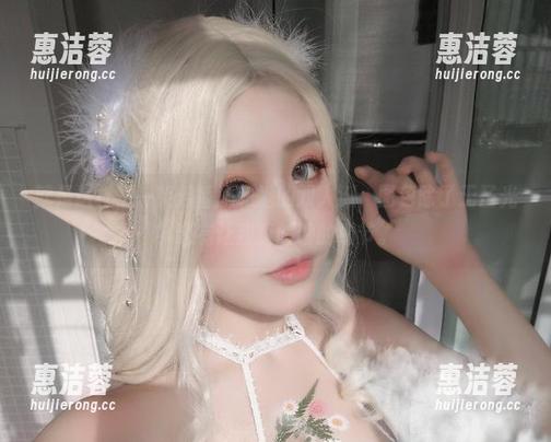 就是这样，一笑芳香沁和她的双人狐，图包除了无圣光，还有让我直咕噜的细节。