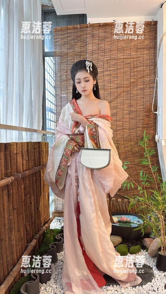 新图集上架！不呆猫的女友也太可爱了吧？