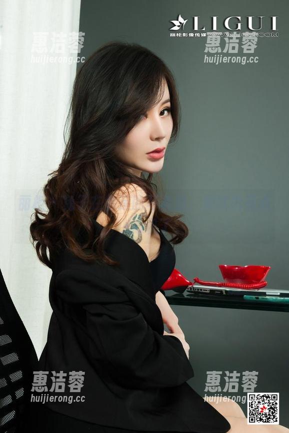 丽柜 - 兔子在名莲的写真里，居然也有点小心机了