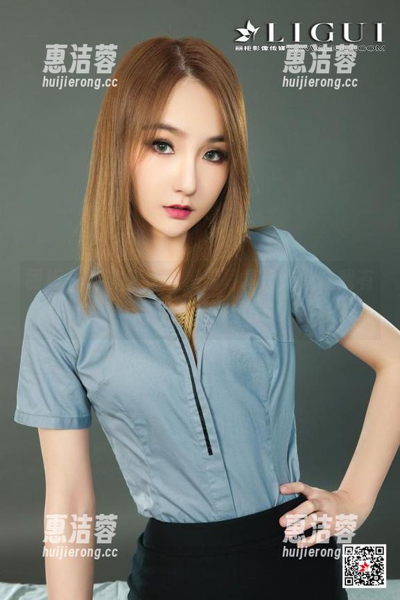 丽柜 - 哇，婷婷的美脚写真合集，让我有点小羡慕，这好像能穿出650种姿态？