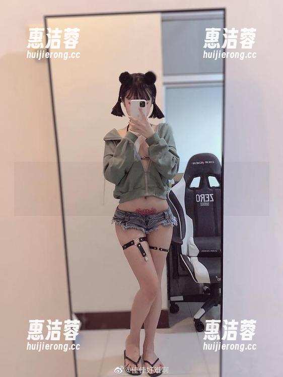 美图合集：女仆系列中的佳佳酱ovo，五彩斑斓的卷发引人探究