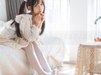 在废墟中迷失——六味帝皇酱的写真集让人意外又想深思