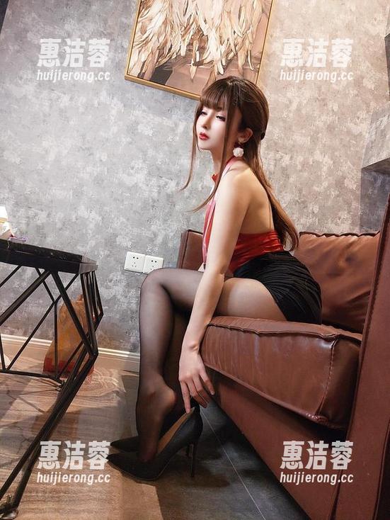 凉凉子rioko 凉凉子rioko的泳装黑贞写真合集,猛然觉得夏天救了我的双眼!