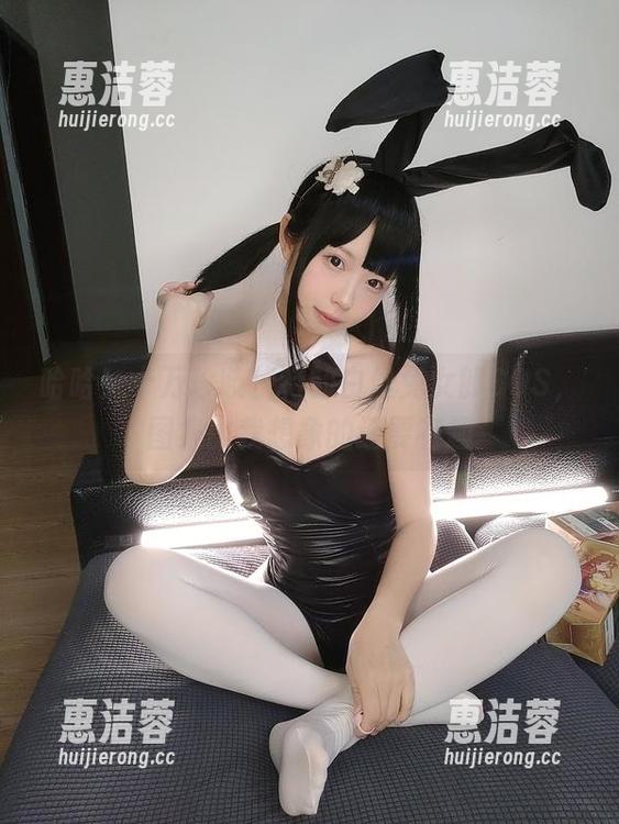 哈哈！十万珍吱伏特的白丝兔女郎COS，图集比我想象的还要有趣