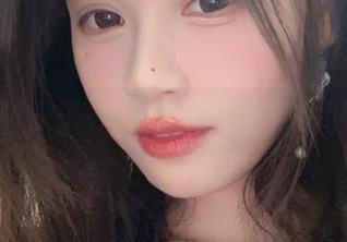 千反田鹿子：在制服里游走的原图与套图