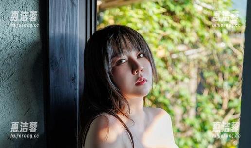 咔喵KANEKO的写真集：看修女也可以这么撩