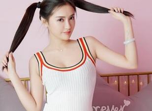 嗲囡囡 – “李梓熙的空姐写真集，真让人对飞行有了新的向往！”—不过坐飞机体验不太一样吧？
