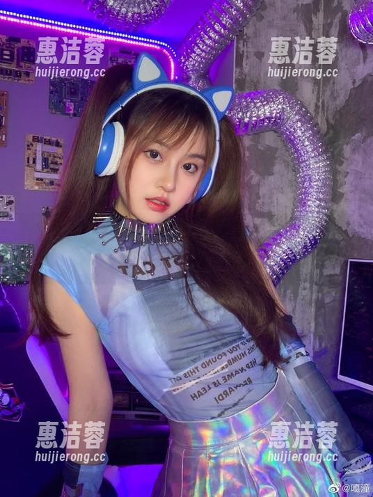 不可思议的嘎潼，黑色在线合集，让人想为她拍掌喝彩！