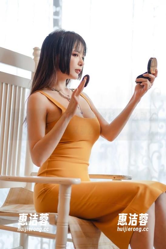 夏小秋秋秋的新资源：白衬衫，怎么那么简单却又那么高级？