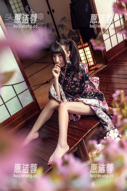头条女神 - 蔡楠，给我也来一套这种姐姐写真，我也是“姐姐团队”的一员啊。