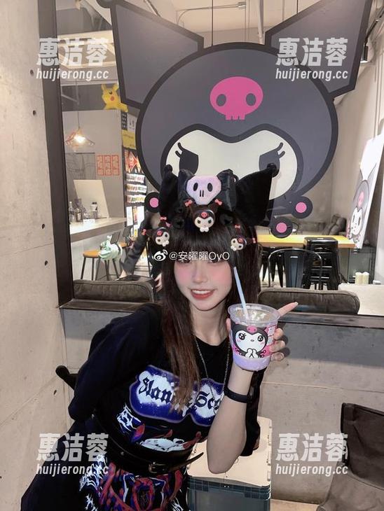 看，安曜曜的私房图片像是放学后的俏皮时光，时间真的停下来了，太让人駐足！