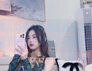 小小奶瓶儿的兔女郎加长版写真集，真的是给我来了个大惊喜，不得不说啊…