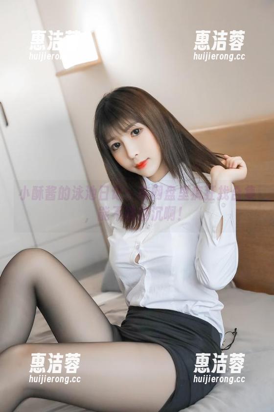 小酥酱的泳池日记：在网盘里疯狂找合集，能不能别沉啊！