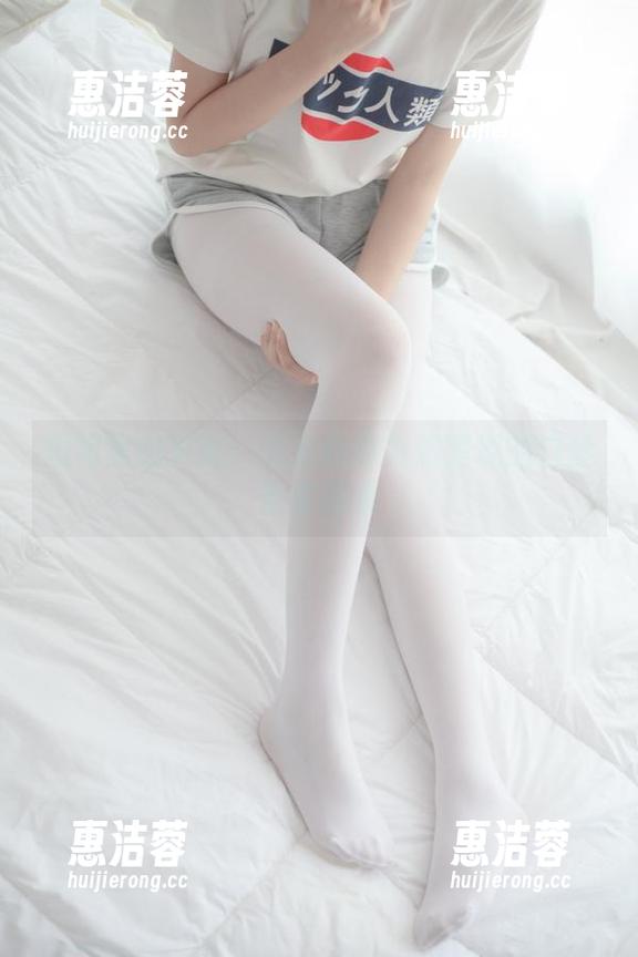 短裙里的宇宙：少女秩序为你呈现的白丝全套图集