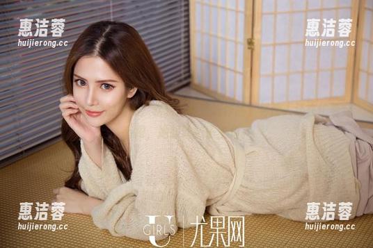 尤果网 - 徐梓伊的棉袜，软软的无圣光作品，其他人还在忙着穿高跟，她却让袜子主角。