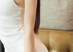 尤果网 – 新的泳衣写真集，杨乔之又来了，这次放飞的是腿啊！