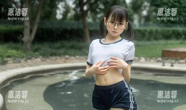 拉开兔子洞的门，看幼水铃衣如何驾驭VOCALOID写真和壁纸！