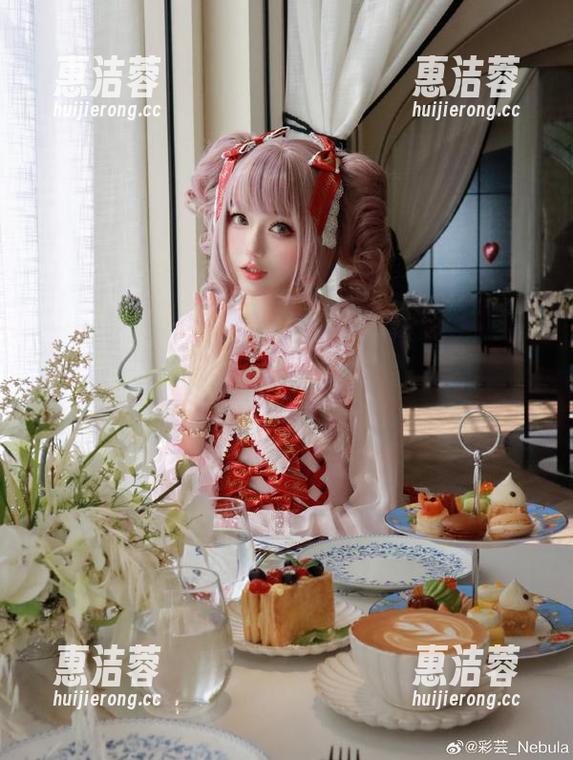 彩芸_Nebula果然是cos小能手，爱野美奈子这一套太吸睛！