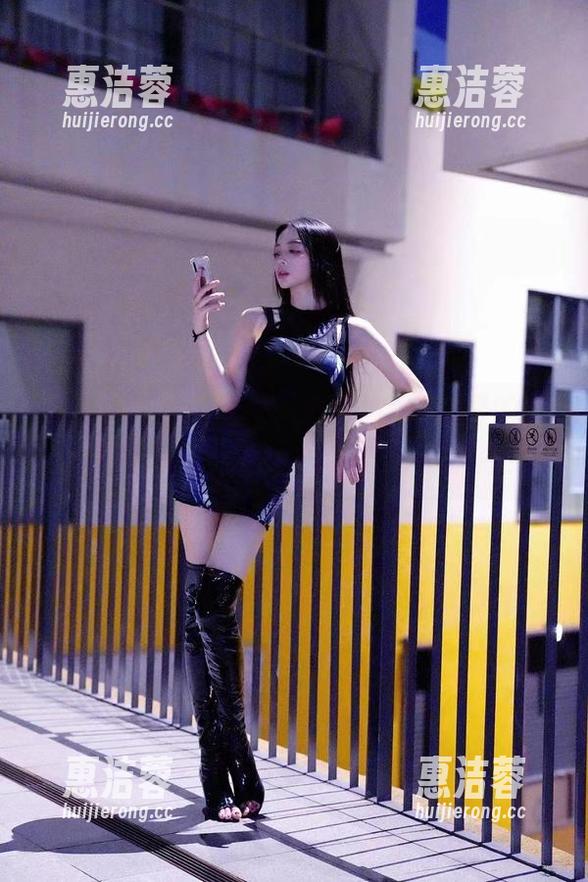 微密圈 - 一觉醒来，竟然被徐珺大哥的蕾丝套图锁住了视线，真的是...好有趣！