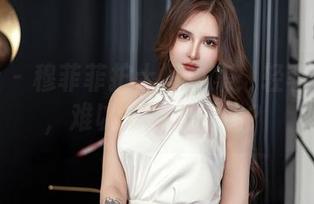 星颜社 – 穆菲菲护士写真集：轻奢又清纯，难以忽视的对比？