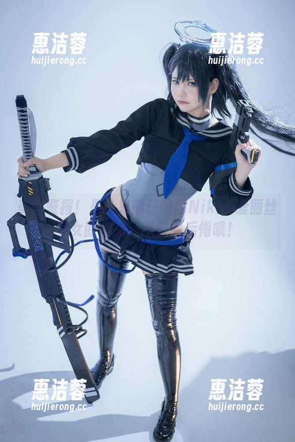 美图警报！是一只熊仔吗的Nikke爱丽丝兔女郎作品，不看会后悔哦！