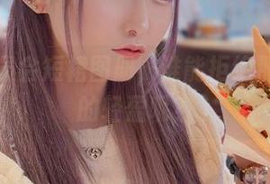 月城委员会短裙图册，谁能拒绝那微风中的轻盈呢？