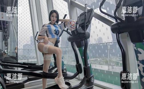 微密圈 - 果儿Victoria在厨房，油烟和美丽并存。原图下载为证！