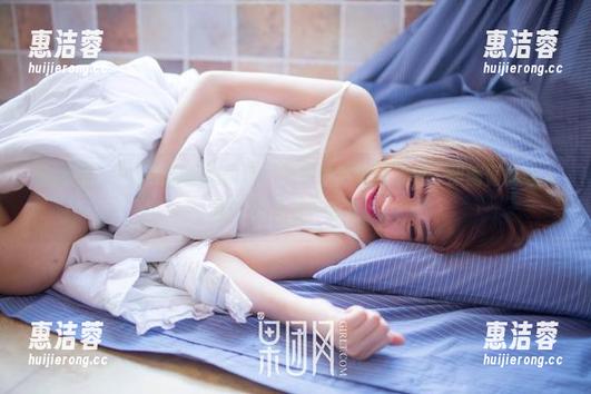 果团网 - 尹意纯的丝袜图包，明明是简单的素材，却偏偏能让人停下来多看一会儿。