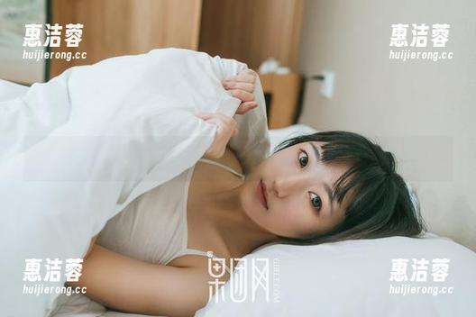 果团网 - 莫雅琪比基尼写真，挑战你的专注力极限！
