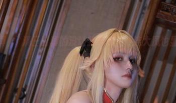 看这组写真，桜满三时真的没让我失望——连大凤也显得有点迷恋啊。