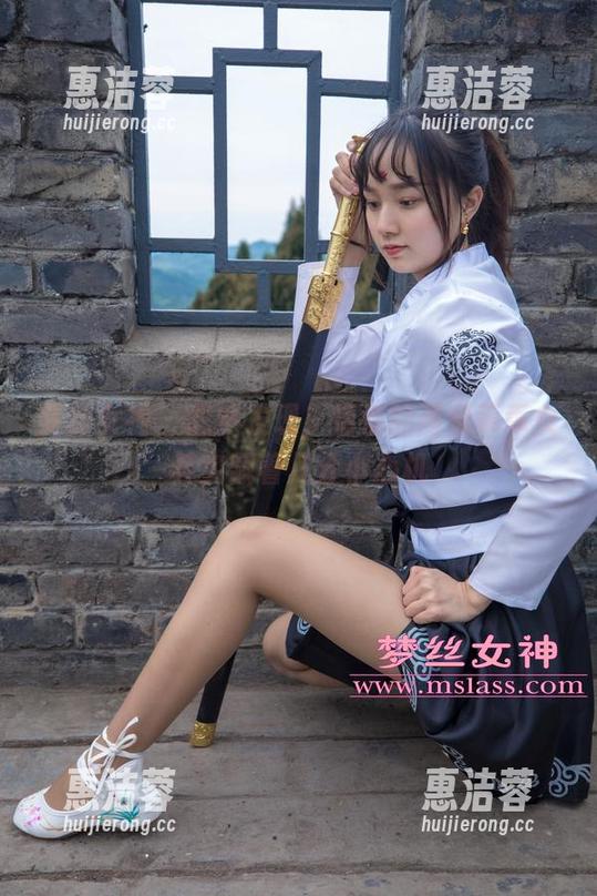 梦丝女神 - 忽然发现，恬恬的画室乖乖女其实藏着几分小心机