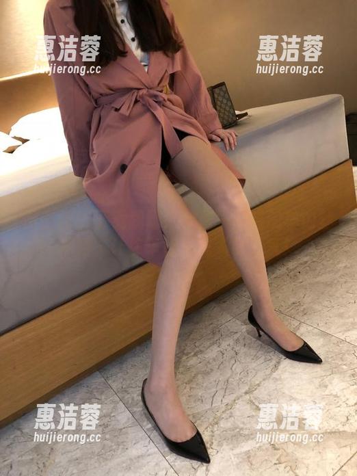 微密圈 - 下载我吧！梦里一只喵的车内丝袜秀，让你车行充满‘袜’气！