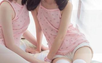 森萝财团 – 吸吸的写真合集，露背毛衣在此，旁边那闪耀的油亮咖啡丝“绫”，心思乱糟糟的……嘿！